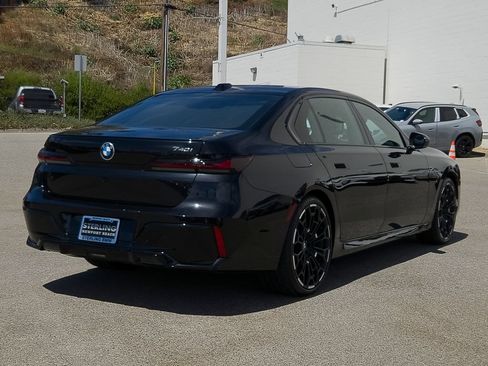 New 2026 BMW 740i w/ Premium Package RWD image 19