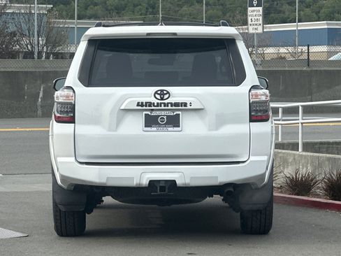 Used 2021 Toyota 4Runner SR5 image 7