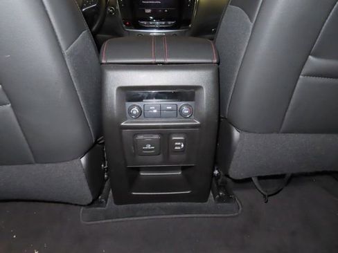 Used 2023 Chevrolet Traverse RS image 28