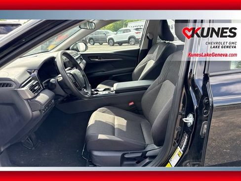 Used 2025 Toyota Camry LE FWD image 13