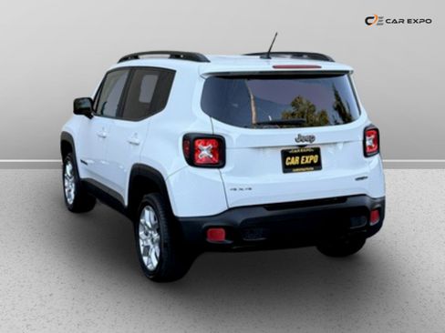 Used 2017 Jeep Renegade Latitude image 6