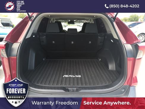 Used 2019 Toyota RAV4 XLE FWD image 30