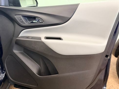 Used 2020 Chevrolet Equinox LS AWD/4WD image 18