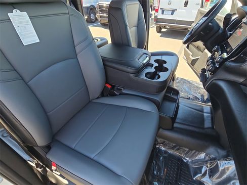 New 2026 RAM 2500 Tradesman w/ Chrome Appearance Group image 10