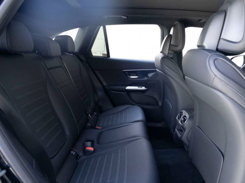 Used 2026 Mercedes-Benz GLC 300 image 24