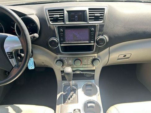 Used 2013 Toyota Highlander 4WD Hybrid image 11