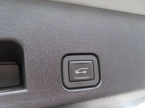 Used 2026 Chevrolet Traverse RS AWD/4WD image 48