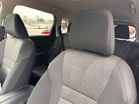 Used 2025 Nissan Rogue SV image 17