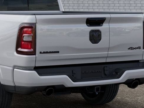 New 2026 RAM 1500 Laramie AWD/4WD image 13