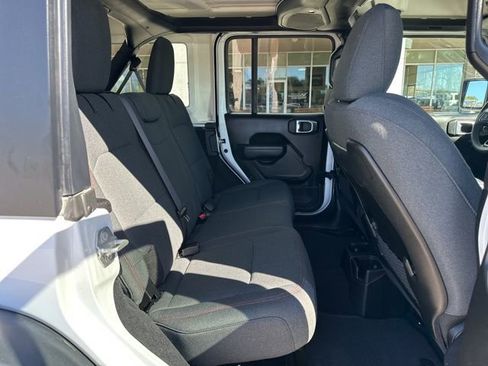 Certified 2025 Jeep Wrangler Rubicon image 37