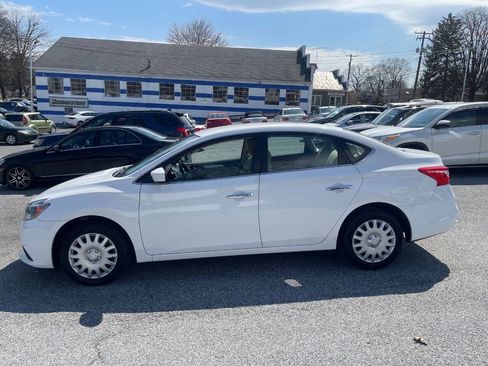 Used 2017 Nissan Sentra S image 9