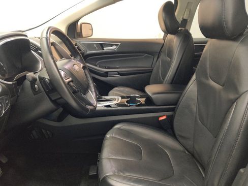 Used 2018 Ford Edge Titanium FWD image 17