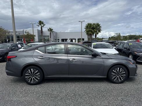 Certified 2024 Nissan Altima 2.5 SV image 2