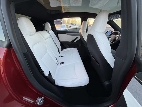 Used 2026 Tesla Model Y Long Range image 31