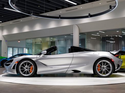 New 2026 McLaren 750S Spider image 3
