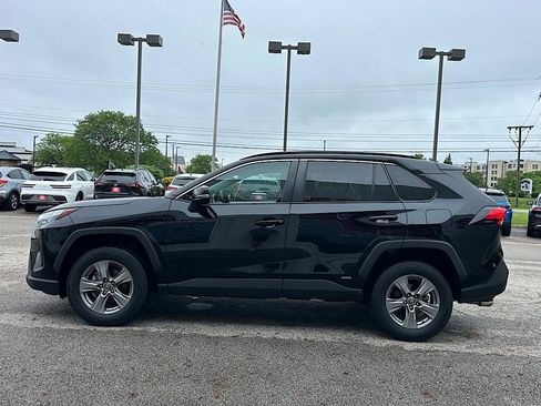 Certified 2022 Toyota RAV4 XLE AWD/4WD image 2