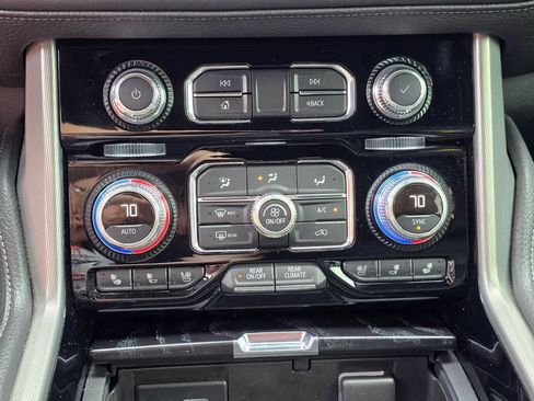 Certified 2021 GMC Yukon Denali w/ Denali Premium Package AWD/4WD image 21