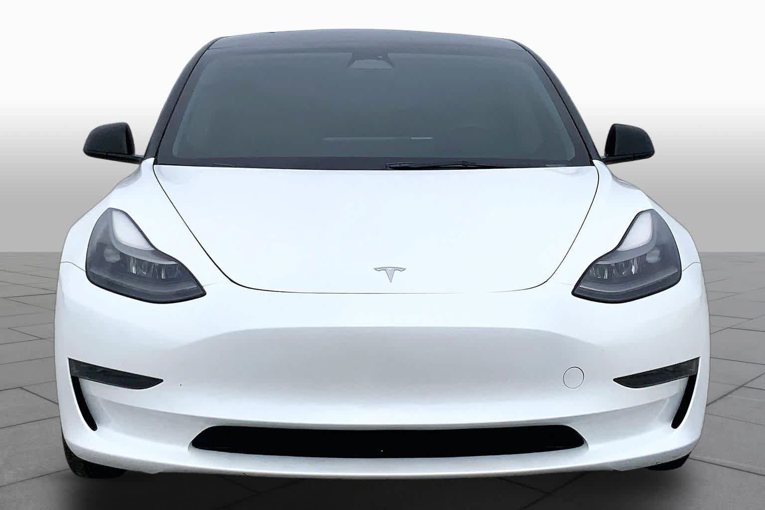 Used 2023 Tesla Model 3 Standard Range RWD image 3