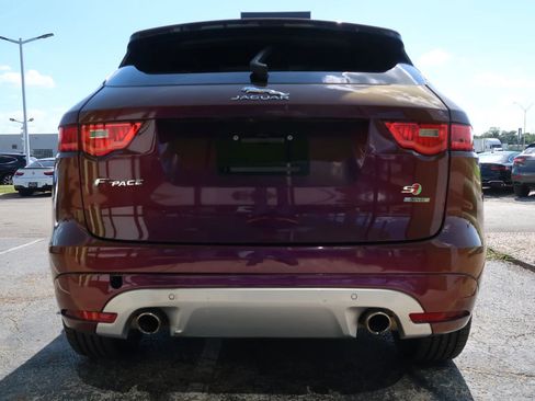 Used 2020 Jaguar F-PACE S image 9