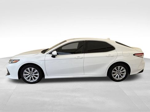 Used 2020 Toyota Camry LE w/ Carpet Mat Package FWD image 11