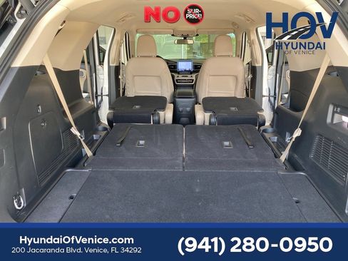 Used 2023 Ford Explorer XLT w/ Equipment Group 202A RWD image 33
