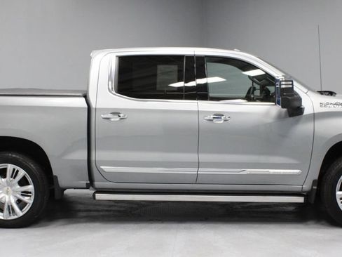 Used 2025 Chevrolet Silverado 1500 High Country w/ High Country Premium Package AWD/4WD image 12