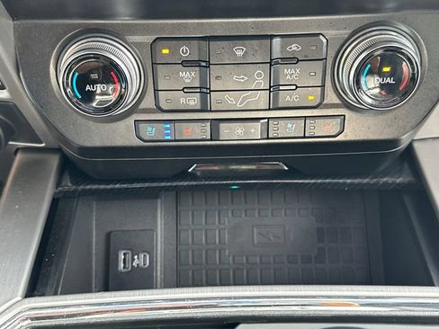Used 2020 Ford F250 Platinum w/ FX4 Off-Road Package AWD/4WD image 33
