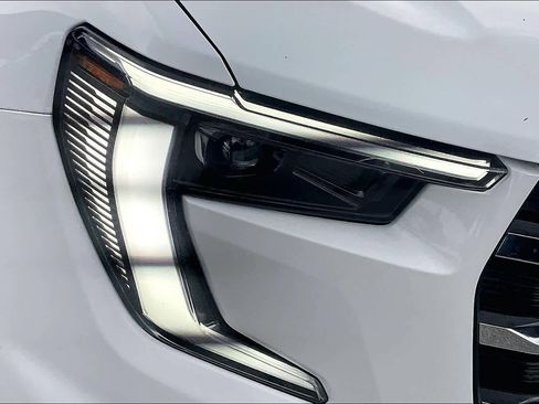 Used 2025 GMC Acadia Elevation image 26