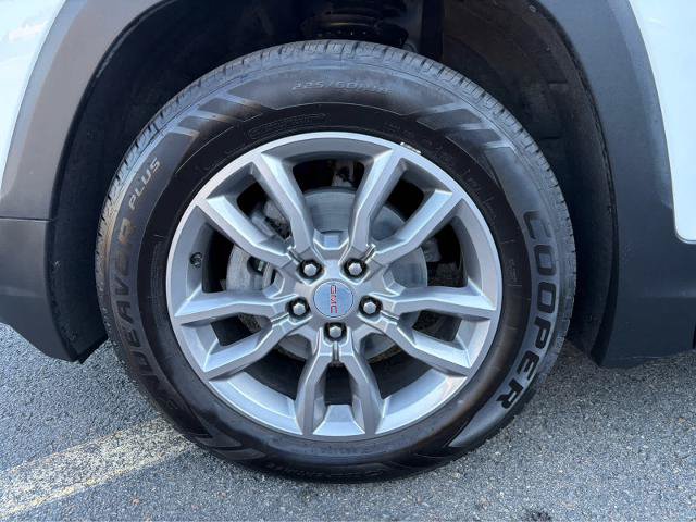 Used 2022 GMC Terrain SLT w/ Infotainment Package II AWD/4WD image 12