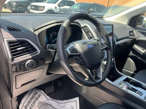 Certified 2024 Ford Edge SEL w/ Convenience Package AWD/4WD image 7