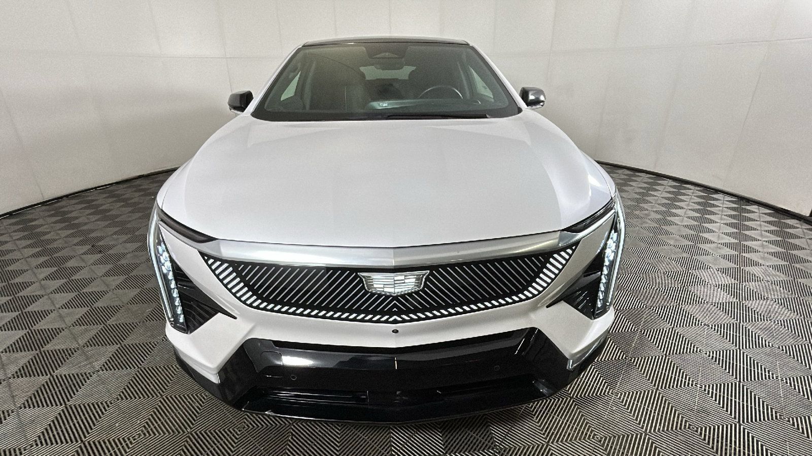 Used 2025 Cadillac Optiq Luxury 2 w/ LPO, Floor Liner Package AWD/4WD image 9