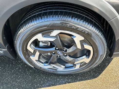 Used 2023 Subaru Crosstrek 2.5i Limited w/ Moonroof Package image 7