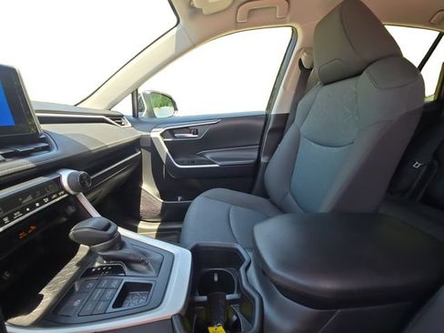 Certified 2025 Toyota RAV4 XLE AWD/4WD image 10