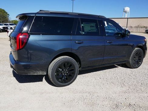 New 2025 Ford Expedition Platinum w/ Stealth Appearance Package image 4