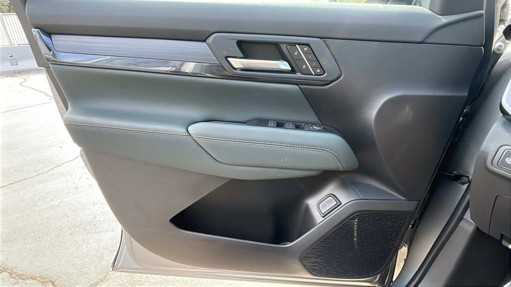 New 2027 GMC Terrain AT4 w/ Convenience Package III AWD/4WD image 26