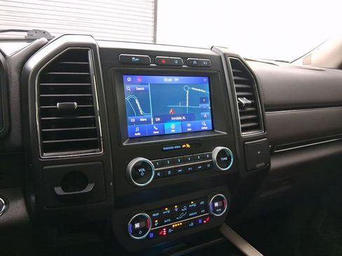 Used 2021 Ford Expedition Limited image 25