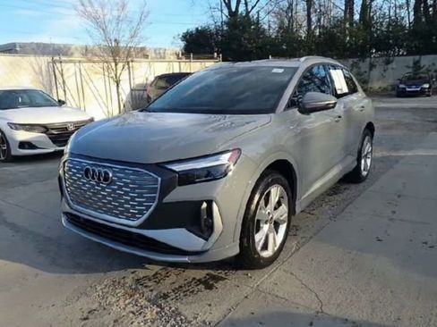 Used 2023 Audi Q4 e-tron Premium Plus image 5