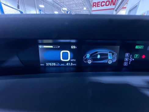 Used 2017 Toyota Prius Four Touring w/ Premium Convenience Package FWD image 22