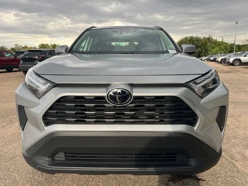 Used 2025 Toyota RAV4 XLE FWD image 8