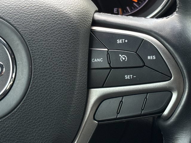 Used 2022 Jeep Grand Cherokee Limited w/ Tech Group RWD image 16