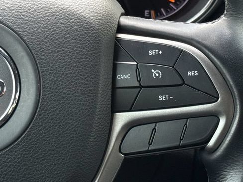 Used 2022 Jeep Grand Cherokee Limited w/ Tech Group RWD image 16