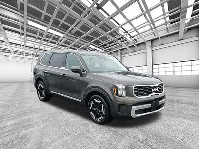 Used 2023 Kia Telluride S w/ S Sunroof Package
