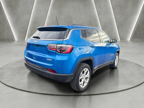 Used 2024 Jeep Compass Latitude w/ Convenience Group AWD/4WD image 7