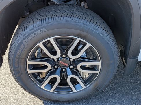 Used 2023 GMC Sierra 1500 AT4 w/ AT4 Preferred Package image 9