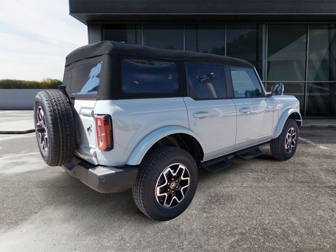 New 2024 Ford Bronco Outer Banks AWD/4WD image 3