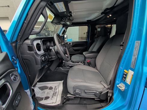 Used 2024 Jeep Wrangler Unlimited AWD/4WD image 10