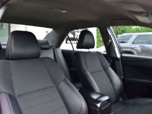 Used 2016 Toyota Camry SE FWD image 14