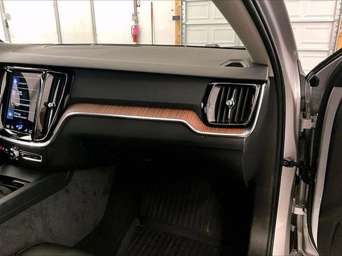 Used 2022 Volvo S60 B5 Momentum w/ Advanced Package AWD/4WD image 15