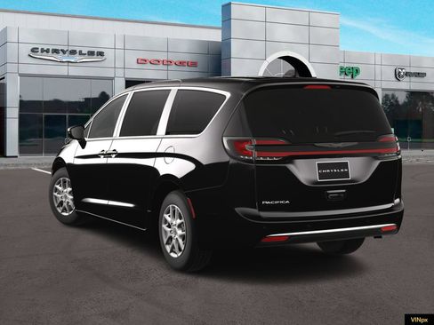 New 2024 Chrysler Pacifica Touring FWD image 5