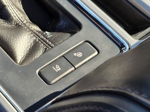 Used 2015 Ford F150 Platinum w/ Equipment Group 701A Luxury image 47